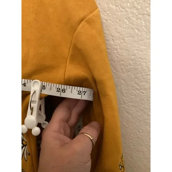 Our Universe Disney Winnie the Pooh Wildflower Crewneck - BoxLunch Exclusive M - Picture 5 of 6